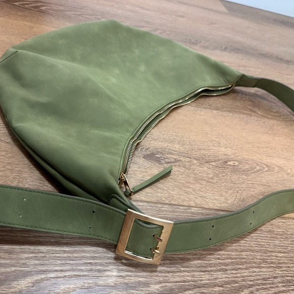Elegant Green Shoulder Bag - Picture 2 of 2